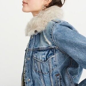 Abercrombie & Fitch Faux Fur Sherpa Lined Denim Jacket Size M